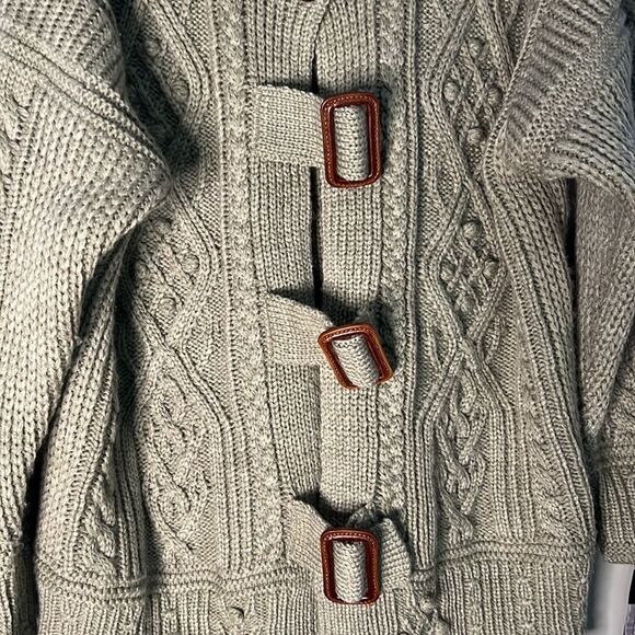 Ture chunky cardigan with both button and belt buckle closure size medium - Picture 8 of 16